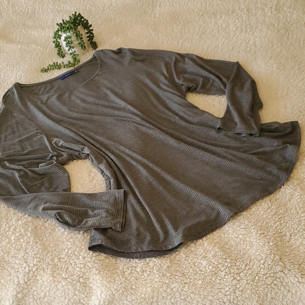 SOLD APT. 9 Round Neckline Longsleeve Top Grey Silver 2X (EUC) - Picture 4 of 5